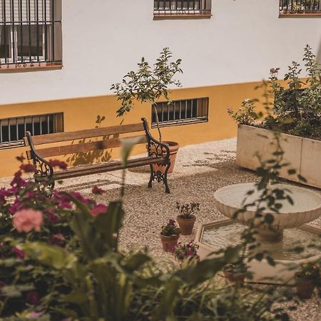 Apartamento Jardin De Santa Paula Sevilha Exterior foto